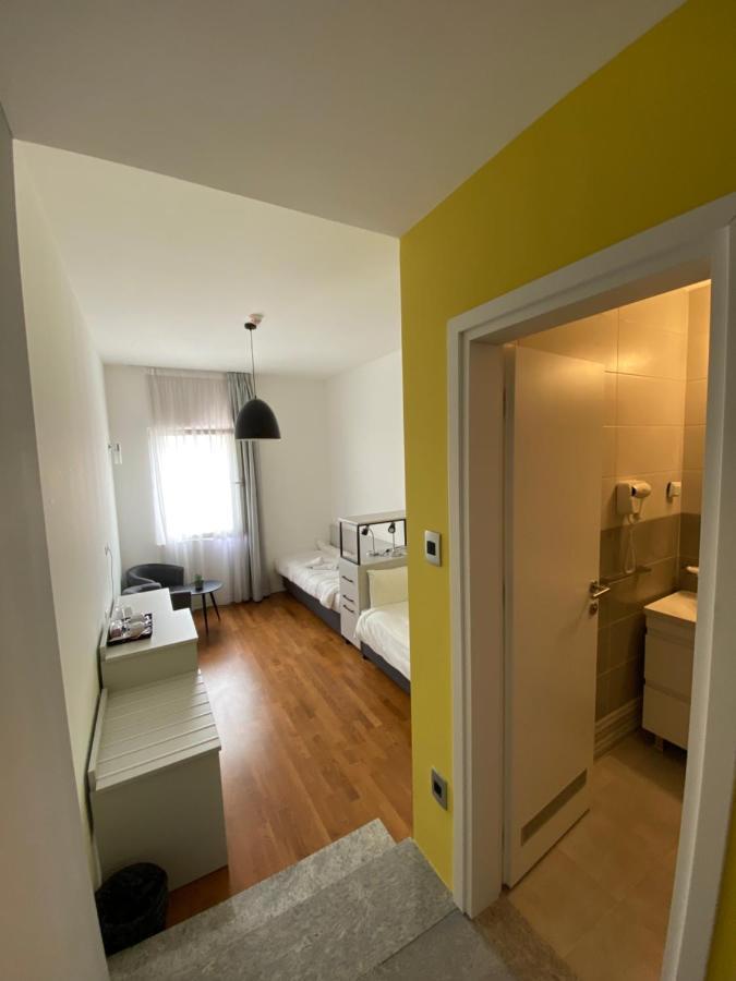 Osten Art Hotel Skopje Ngoại thất bức ảnh