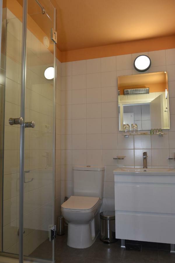 Osten Art Hotel Skopje Ngoại thất bức ảnh